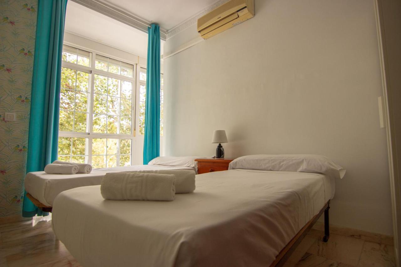 Rentalsevilla Centrico Apartamento Junto Al Guadalquivir Con Parking Coche Mediano Екстериор снимка